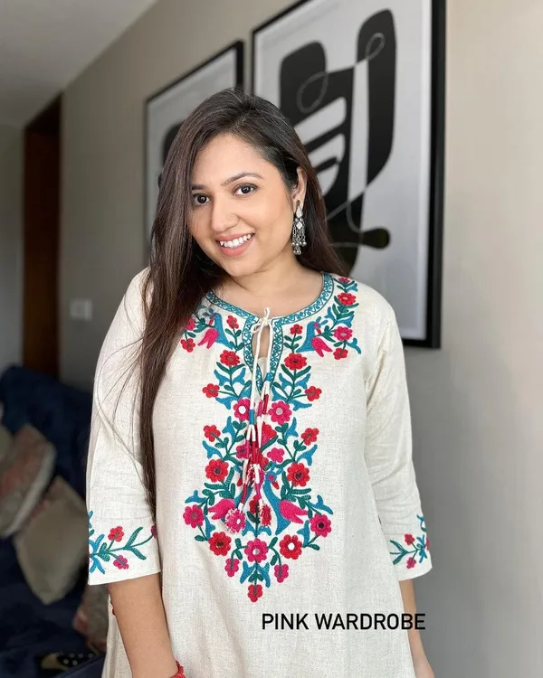 Beautiful_Embroidery_kurta_set_for_Girls_and_Women's