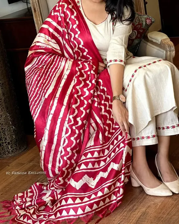 Off-White_Beautiful_Khadi_Cotton_Kurti_And_Pant_With_Dupatta__For_Women
