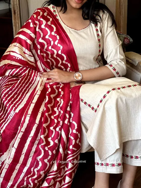 Off-White_Beautiful_Khadi_Cotton_Kurti_And_Pant_With_Dupatta__For_Women