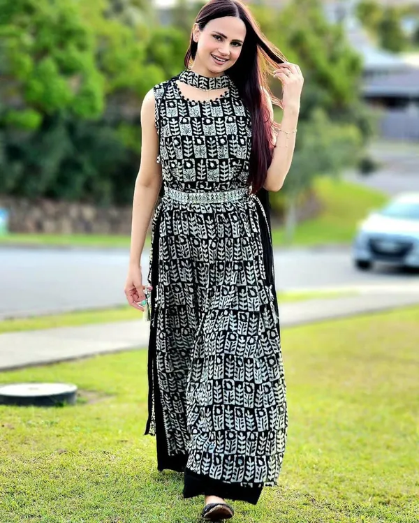 Beautiful_Stylish_cotton_kurta_set_for_Girls_and_Women's