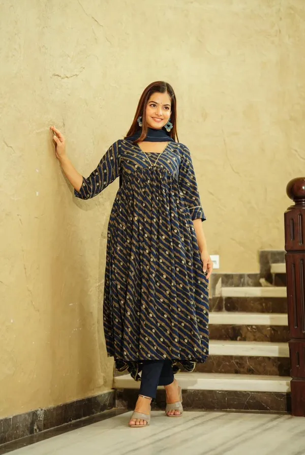 Beautiful_Trendy_Kurti_pant_and_dupatta_for_Girls_and_Women's