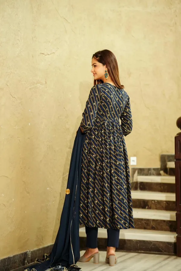 Beautiful_Trendy_Kurti_pant_and_dupatta_for_Girls_and_Women's