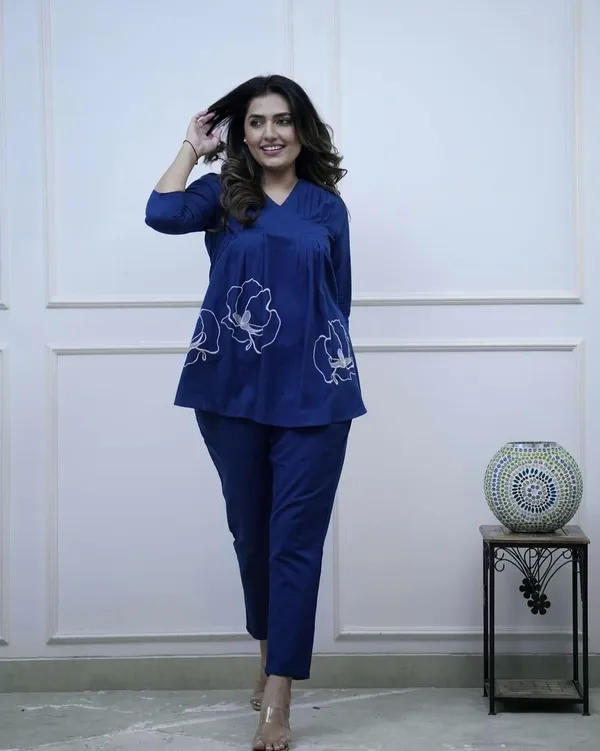 Beautiful_cotton_kurti_embroidery_work_set_for_Girls_and_Women's