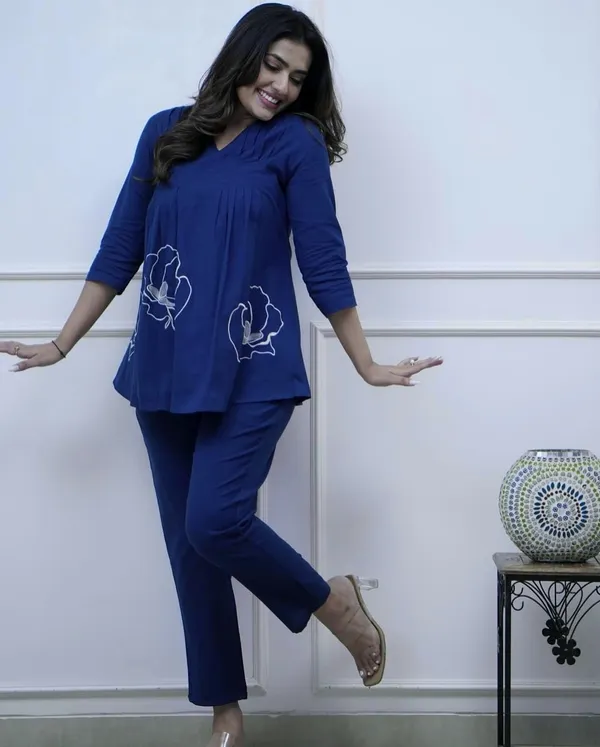 Beautiful_cotton_kurti_embroidery_work_set_for_Girls_and_Women's