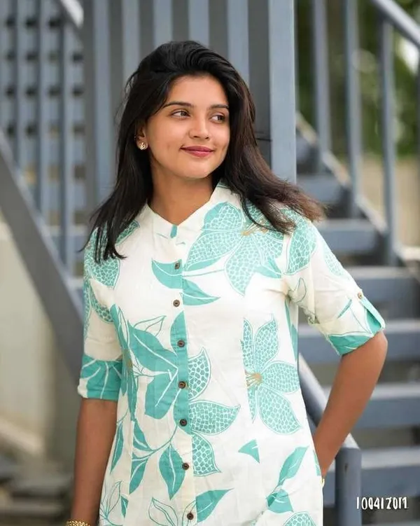 Beautiful_design_cotton_kurta_and_pant_for_Girls_and_Women's