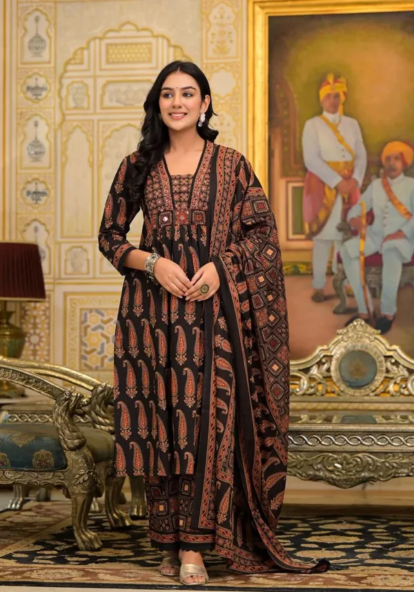 Beautiful_design_kurta_pant_with_dupatta_for_Girls_and_Women's