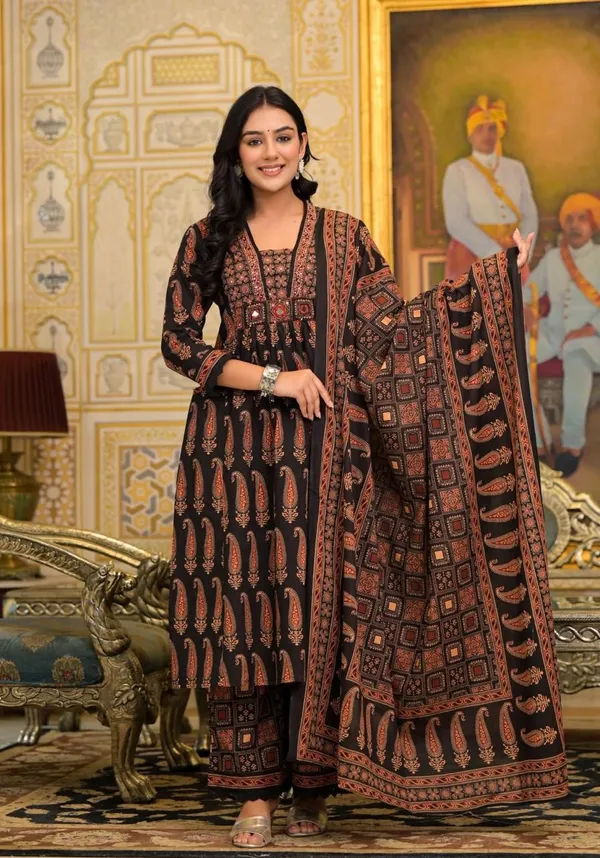 Beautiful_design_kurta_pant_with_dupatta_for_Girls_and_Women's