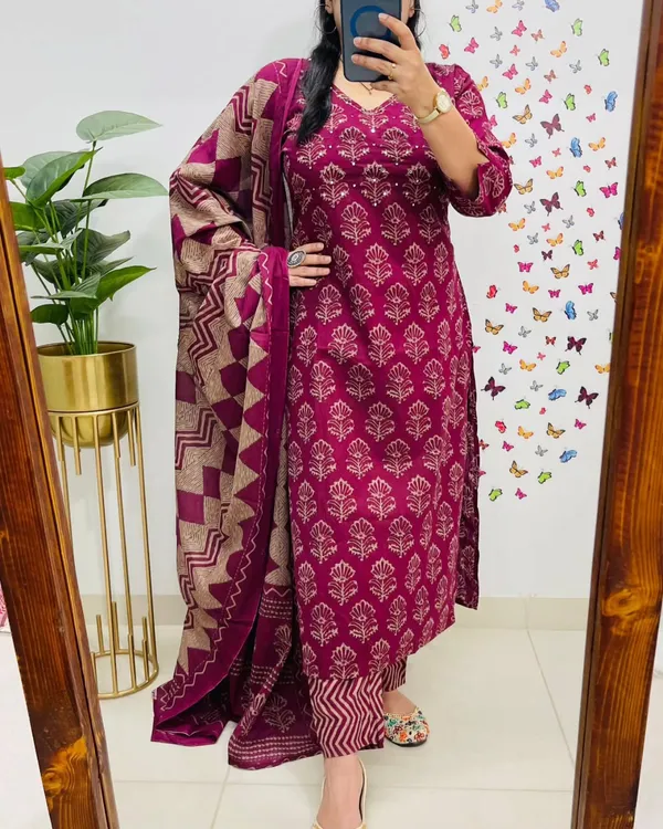 Beautiful_design_printed_kurta_for_Girls_and_Women's