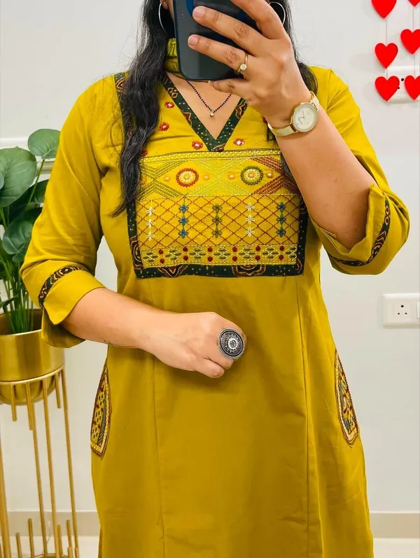 Beautiful_design_work_kurta_pant_with_dupatta_for_Girls_and_Women's
