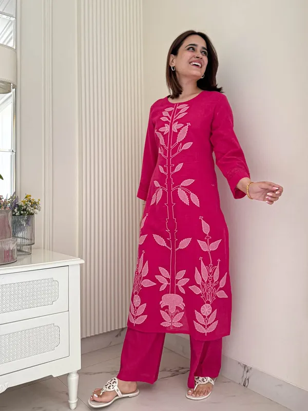 Beautiful_embroidery_kurti_set_for_Girls_and_Women's