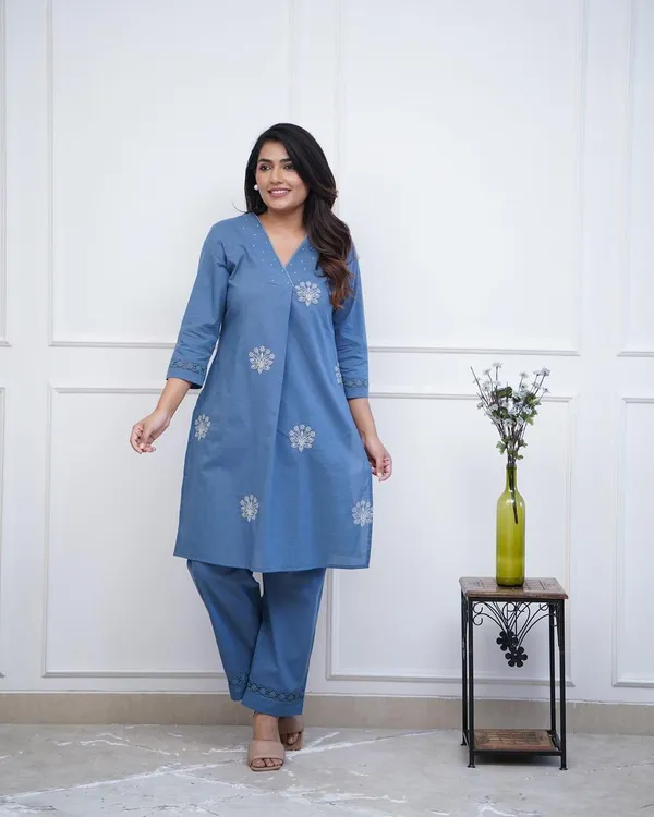 Beautiful_stylish_trendy_kurti_set_for_Girls_and_Women's