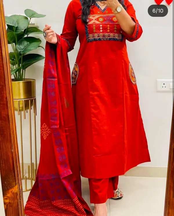Beautiful_trendy_kurta_pant_with_dupatta_for_Girls_and_Women's