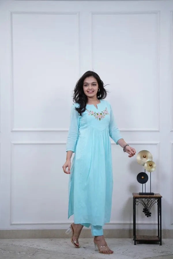 Beautiful_trendy_work_kurta_and_pant_set_for_girls_and_Women's