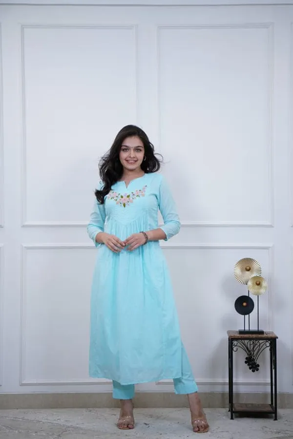 Beautiful_trendy_work_kurta_and_pant_set_for_girls_and_Women's