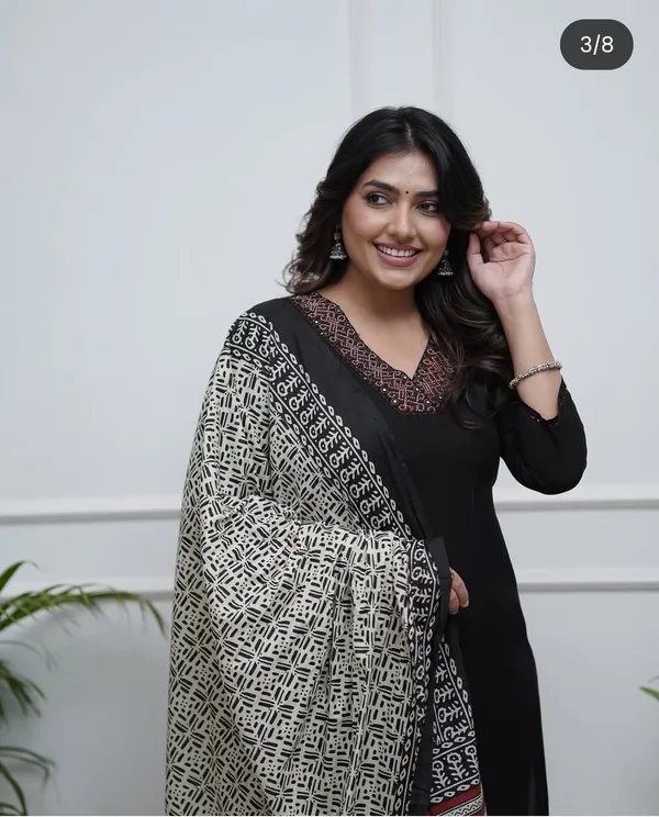 Black_Latest_Trendy_Kurti_And_Pant_Set_With_Dupatta__For_Women