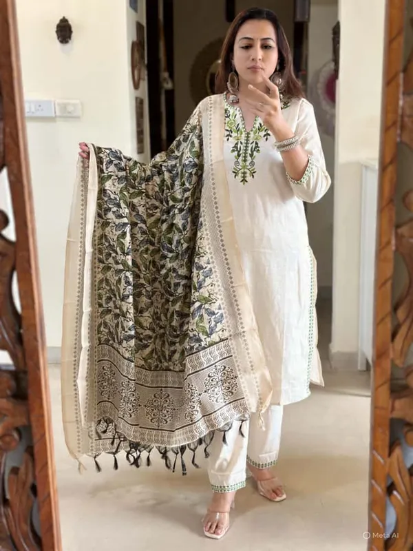 Stylish_Embroidery_kurta_and_pant_for_Girls_and_Women's