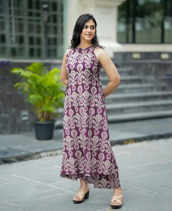 Stylish_Trendy_Cotton_Kurta_Set_for_Gilrs_And_Women's