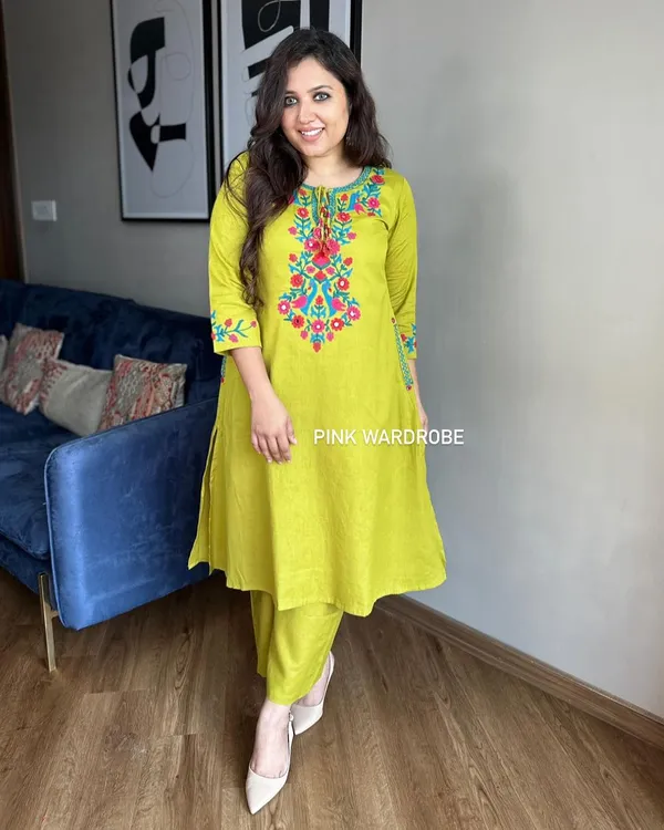 Stylish_Trendy_Embroidery_Kurta_set_for_Girls_and_Women's