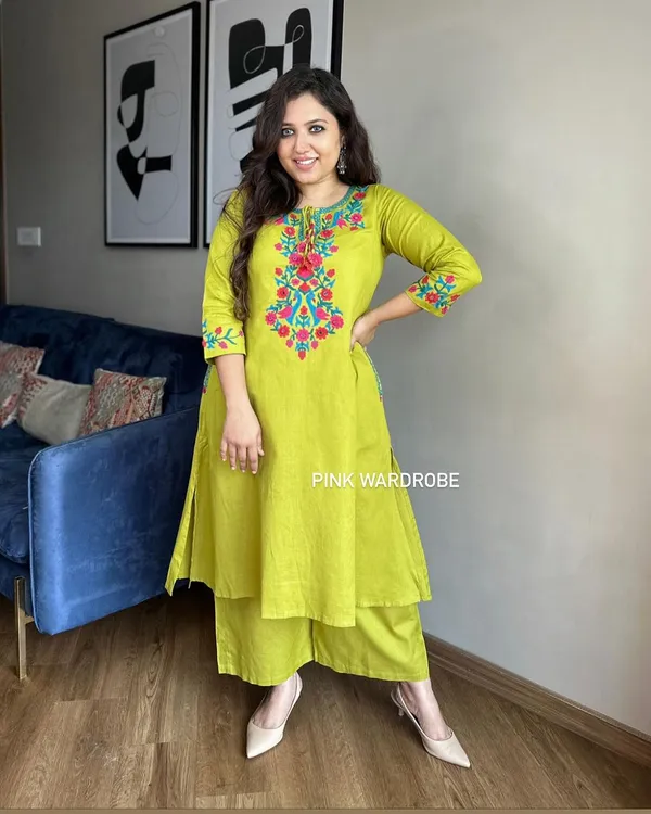 Stylish_Trendy_Embroidery_Kurta_set_for_Girls_and_Women's