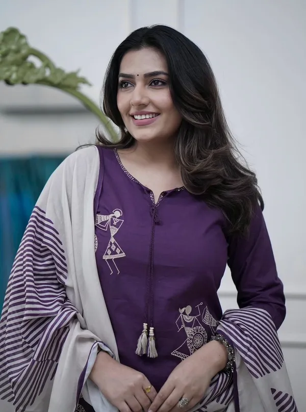 Stylish_Trendy_printed_kurta_and_pant_with_dupatta_for_Girls_and_Women's