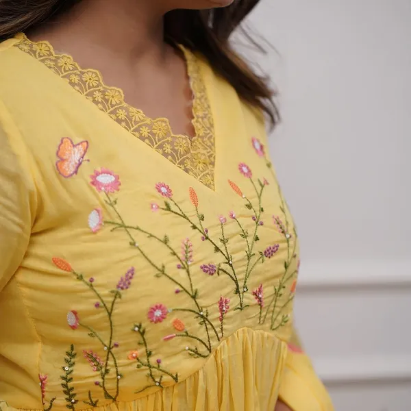 Stylish_design_kurta_set_for_Girls_and_Women's