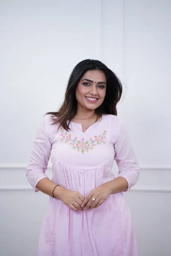 Stylish_design_kurta_set_for_Girls_and_Women's