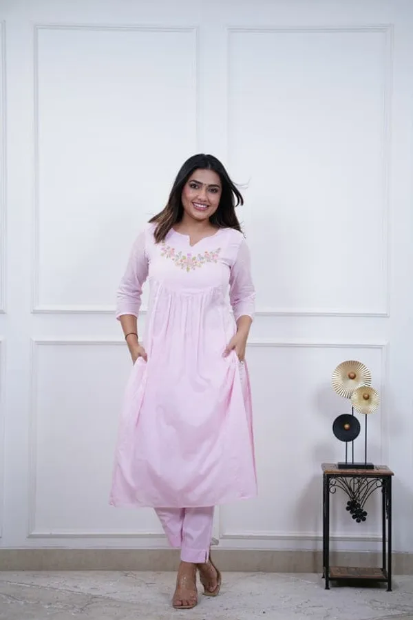 Stylish_design_kurta_set_for_Girls_and_Women's