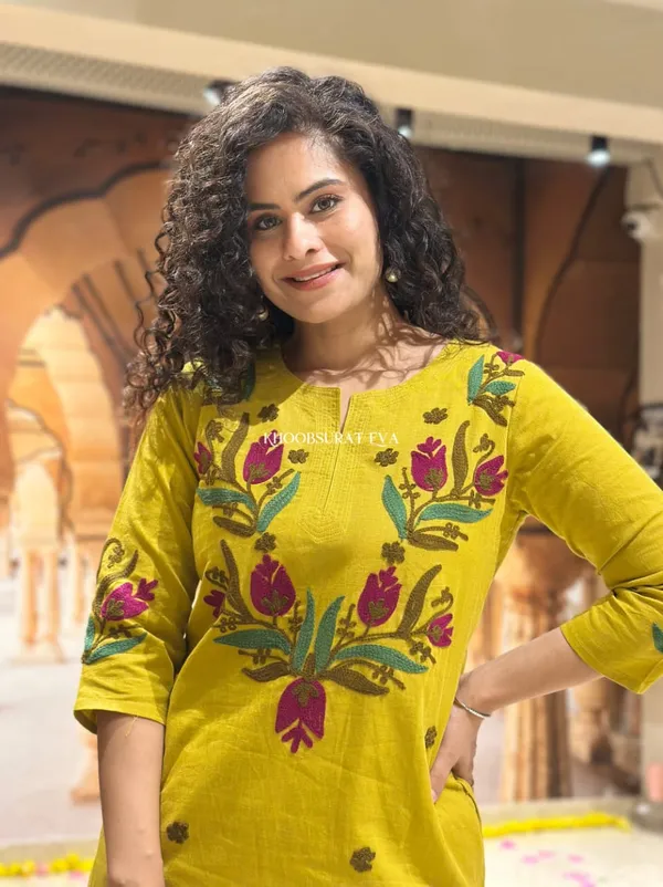 Stylish_embroidery_work_Kurta-Pant_set_for_Girls_and_Women's