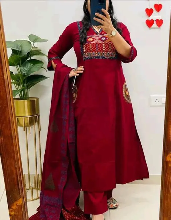 Stylish_embroidery_work_kurta_pant_with_dupatta_for_Girls_and_Women's