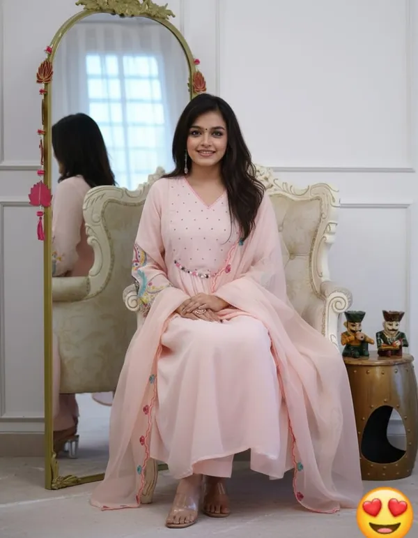 Stylish_flared_kurta_pant_with_dupatta_for_Girls_and_Women's