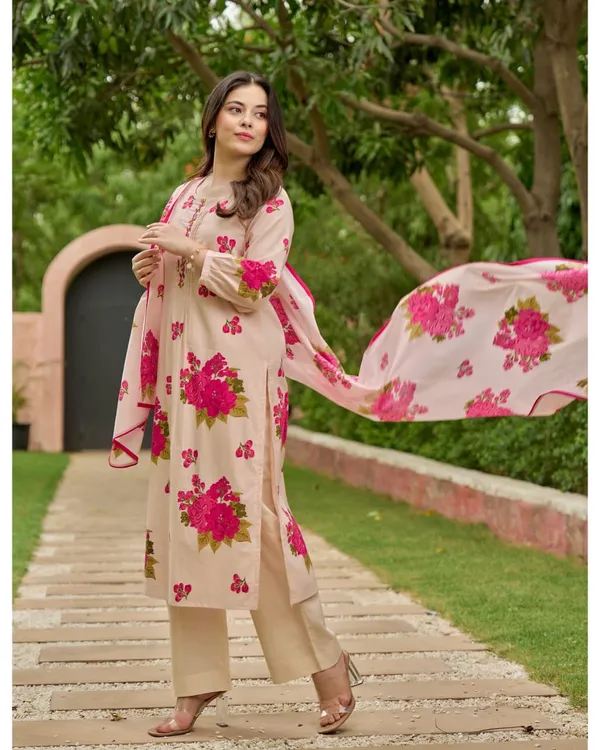Stylish_floral_print_kurta_set_with_beautiful_Dupatta_for_Girls_and_Women's