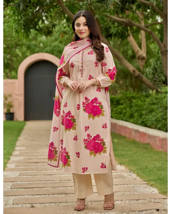 Stylish_floral_print_kurta_set_with_beautiful_Dupatta_for_Girls_and_Women's