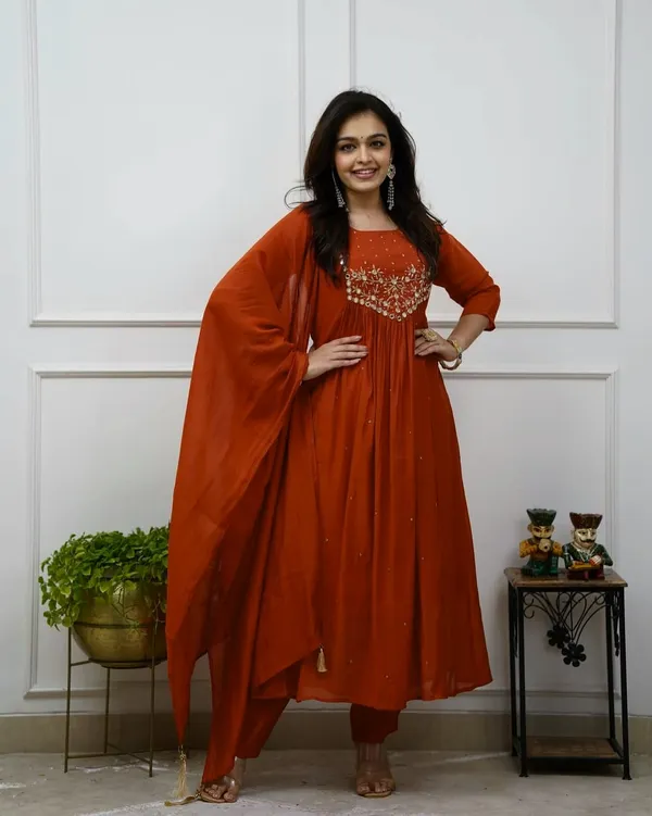Stylish_mirror_&_embroidery_work_kurta_and_pant_with_dupatta_for_Girls_and_Women's