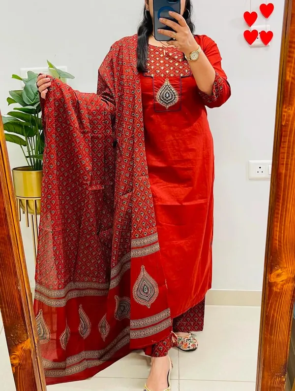 Stylish_trendy_design_kurta_pant_with_dupatta_for_Girls_and_Women's