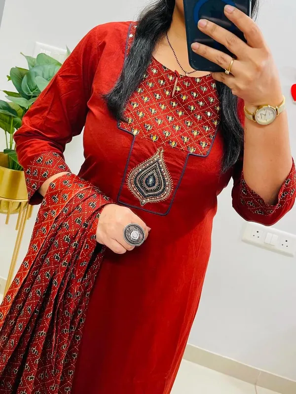 Stylish_trendy_design_kurta_pant_with_dupatta_for_Girls_and_Women's
