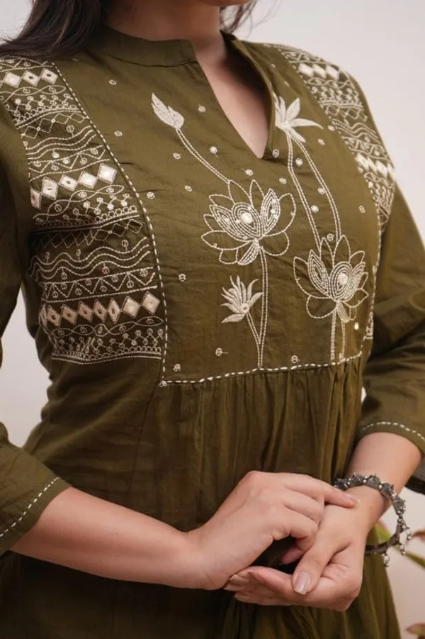 Stylish_work_kurti_pant_with_dupatta_for_Girls_and_Women's