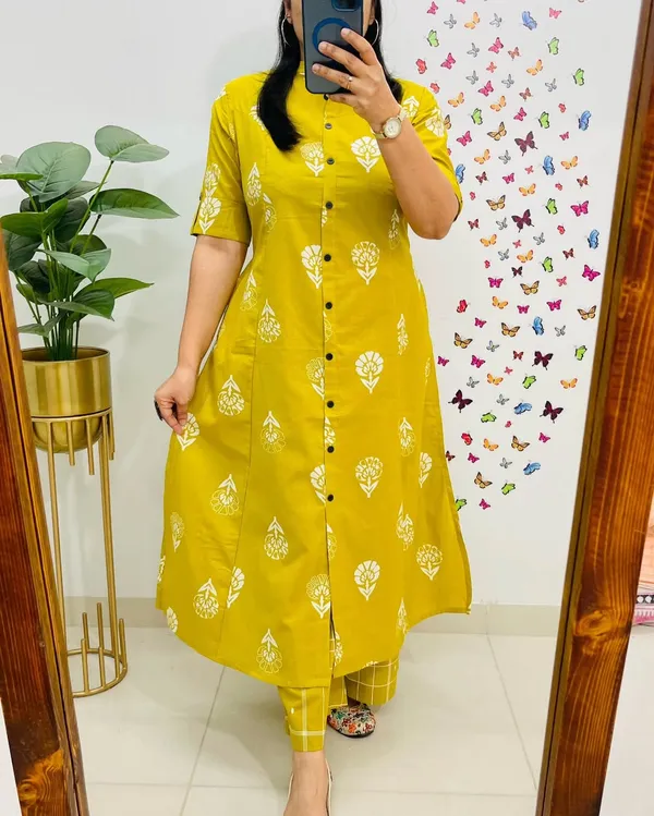 Unique_stylish_print_work_kurta_set_for_Girls_and_Women's