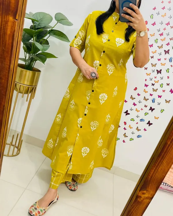 Unique_stylish_print_work_kurta_set_for_Girls_and_Women's