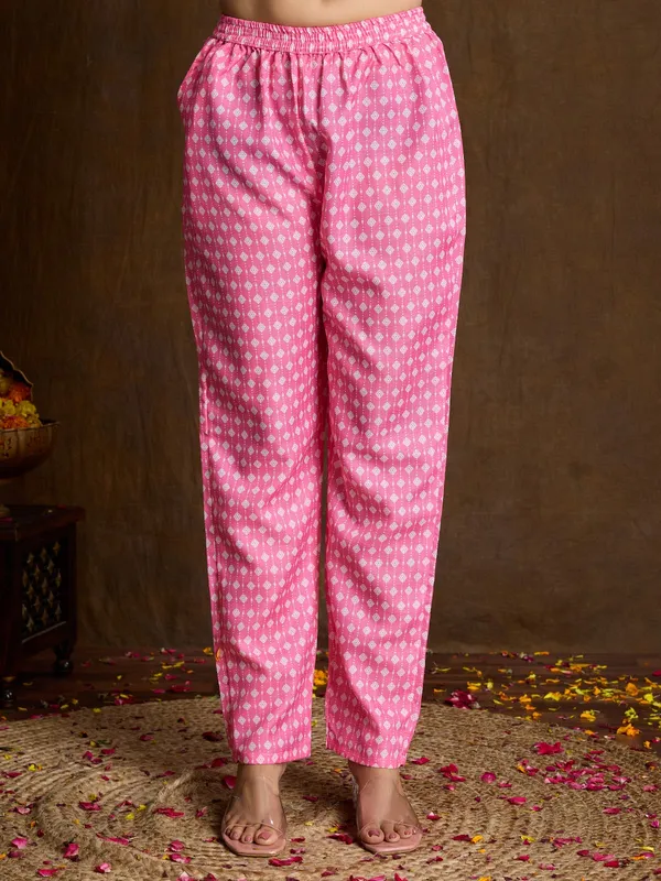 Pink_Cotton_Blend_Chetak_Kurta_Set_For_Women
