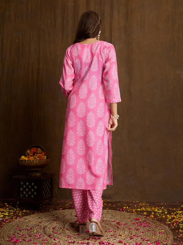 Pink_Cotton_Blend_Chetak_Kurta_Set_For_Women