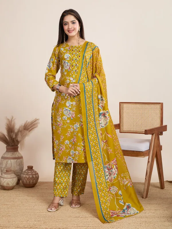 Yellow_Cotton_Blend_Ciaz_Kurta_Set_For_Women