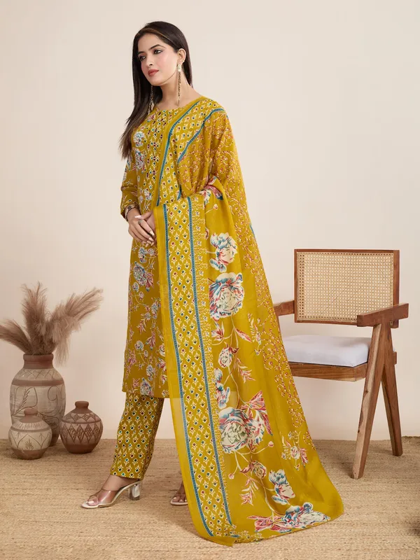 Yellow_Cotton_Blend_Ciaz_Kurta_Set_For_Women