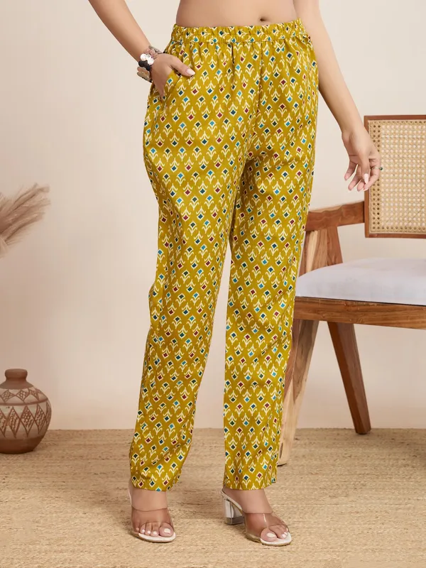 Yellow_Cotton_Blend_Ciaz_Kurta_Set_For_Women