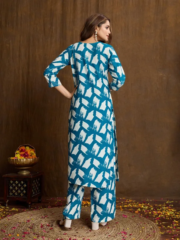 Rama_Cotton_Blend_Jaguar_Kurta_Set_For_Women