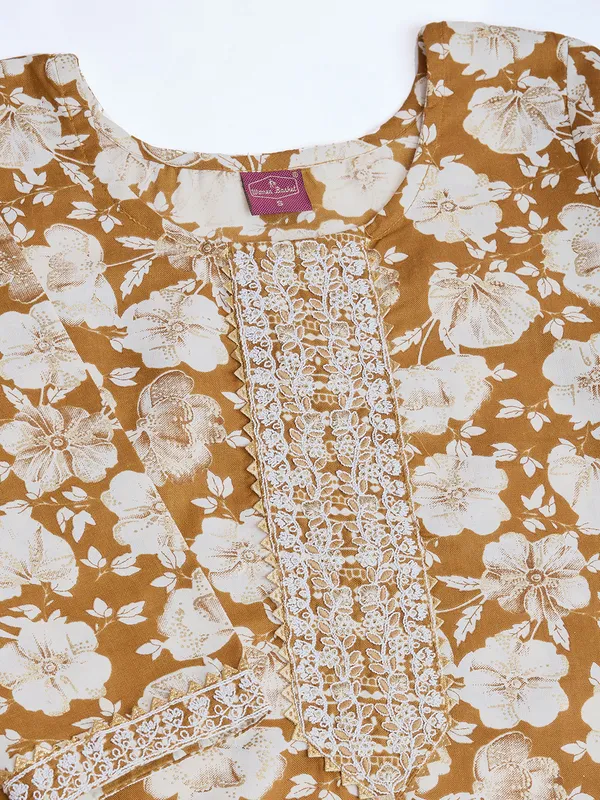 Beige_Cotton_Blend_Meena_Kurta_Set_For_Women