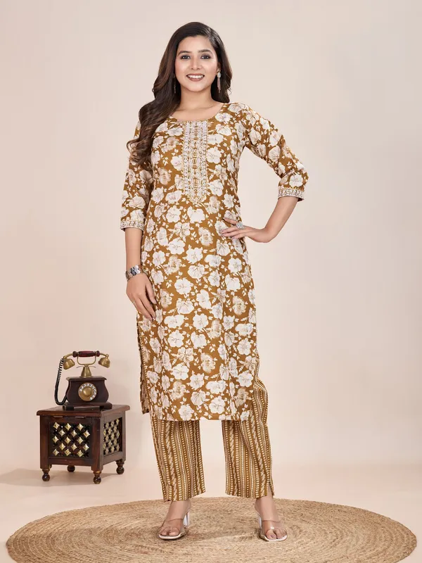 Beige_Cotton_Blend_Meena_Kurta_Set_For_Women