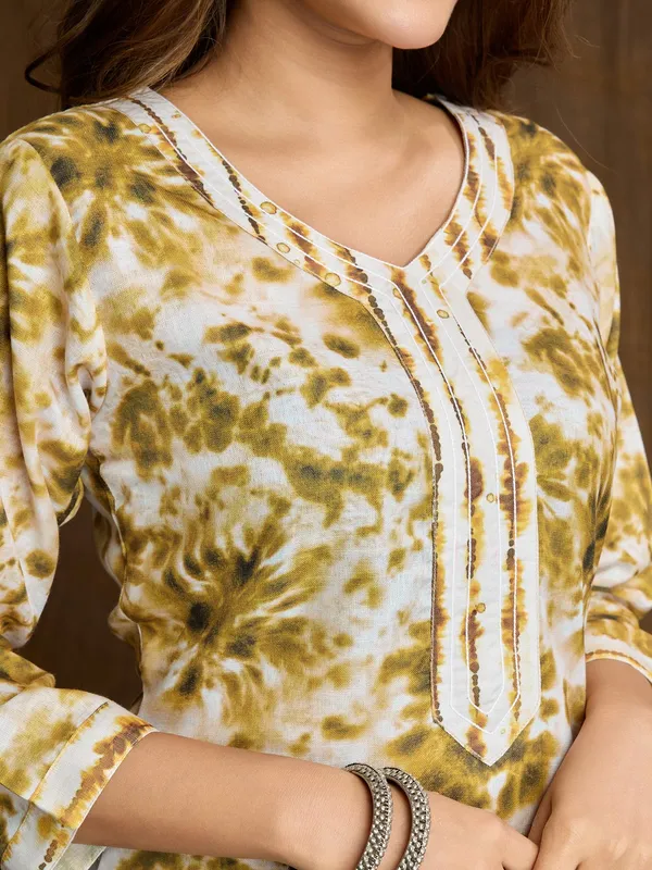 Yellow_Cotton_Blend_Mint_Kurta_Set_For_Women