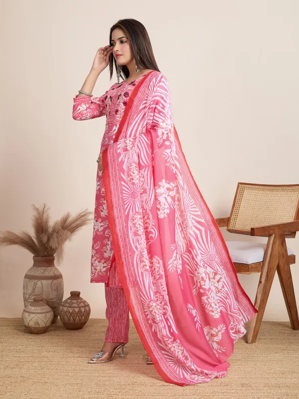 Pink_Cotton_Blend_Punch_Kurta_Set_For_Women