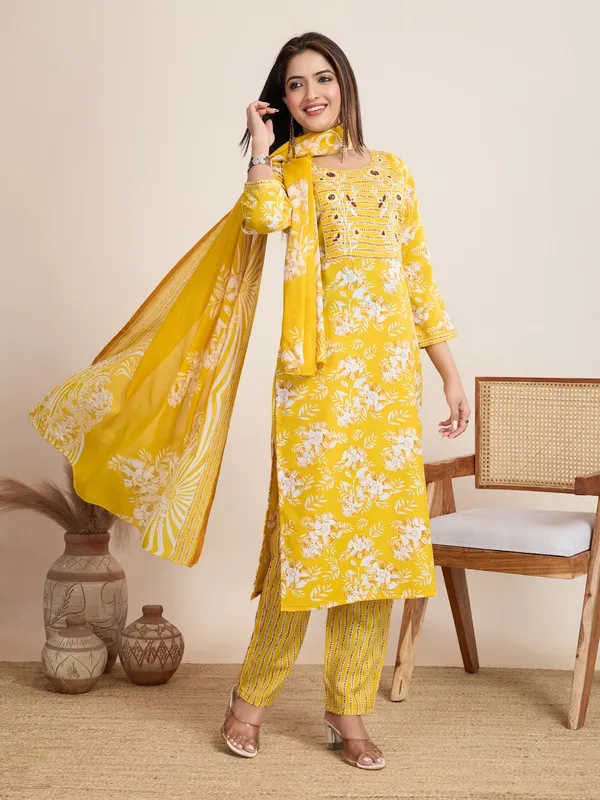Yellow_Cotton_Blend_Punch_Kurta_Set_For_Women