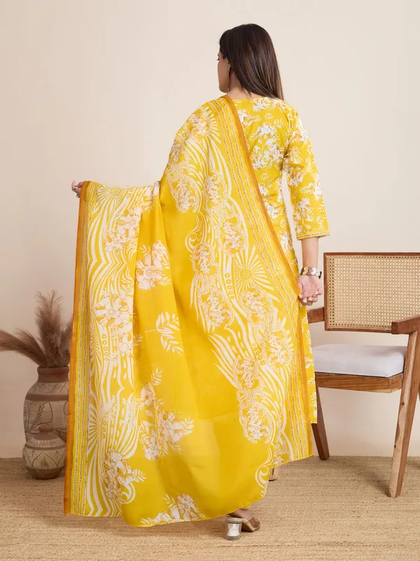 Yellow_Cotton_Blend_Punch_Kurta_Set_For_Women
